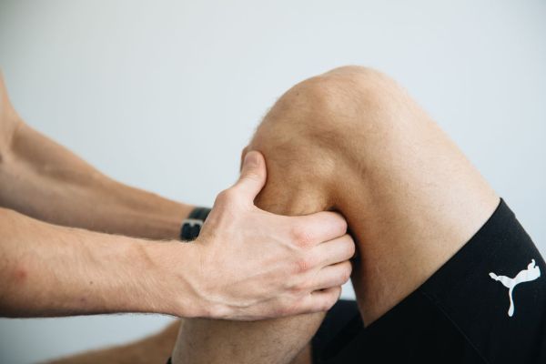 Les raisons de consulter un orthopédiste à Paris pour vos douleurs articulaires